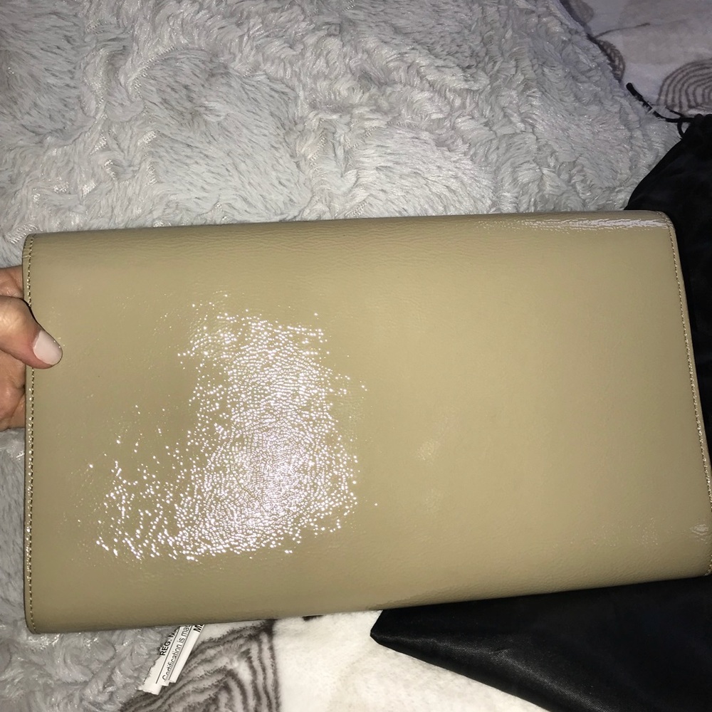 Yves Saint Laurent Beige Patent Leather Clutch - Picture 6 of 8